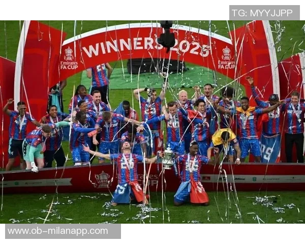 格拉斯纳谈足总杯与社区盾双冠称密集赛程无暇考虑未来 格拉斯纳谈足总杯与社区盾双冠称密集赛程无暇考虑未来