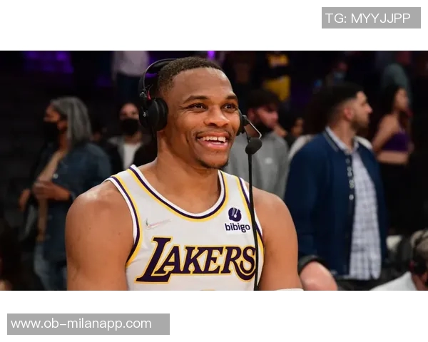 湖人对蒂米的关注加剧詹姆斯被下放南湾湖人后球队动态分析