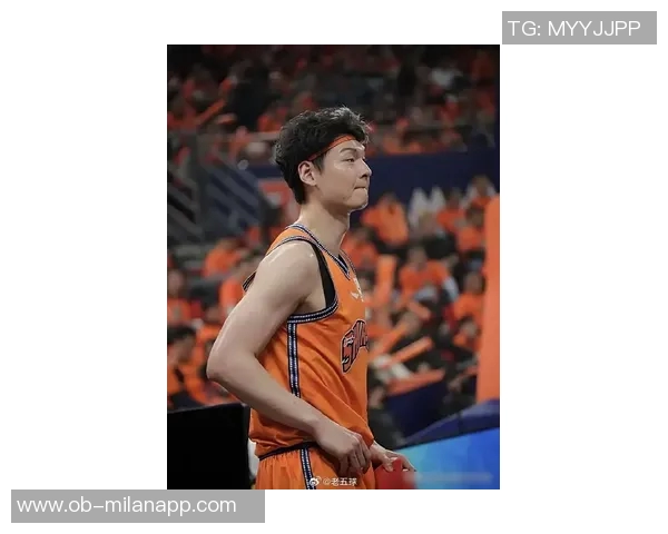 王哲林高效表现令人期待青岛虽遭遇开局困境但仍不放弃拼搏精神